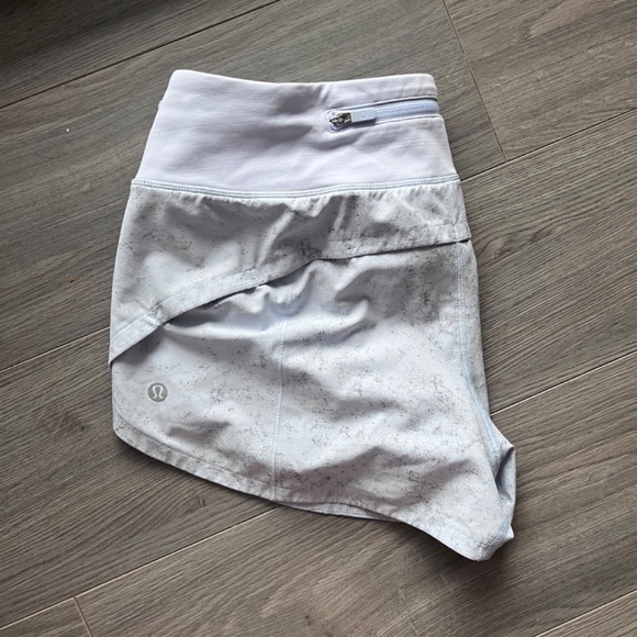 lululemon athletica Women's Athletic Shorts - Light Gray and White - Picture 2 of 2